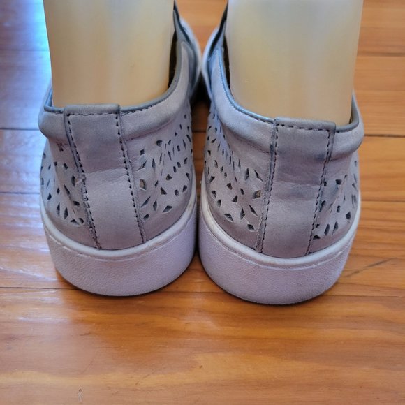 Vionic SPLENDID‎ Midi Perf Gray Leather Loafers 7.5 Perforated Laser Cut - Picture 4 of 8